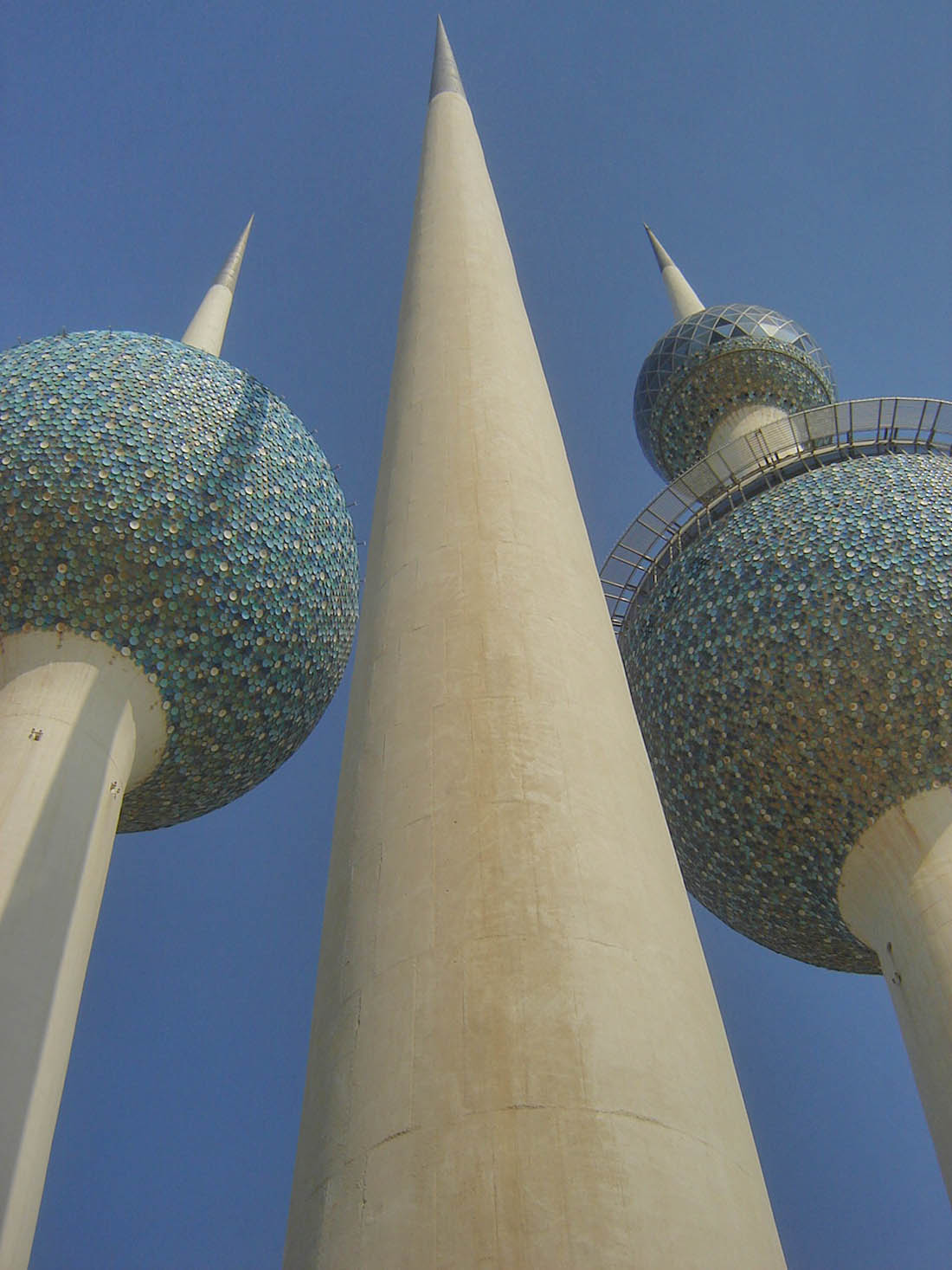 a tall towers with blue balls