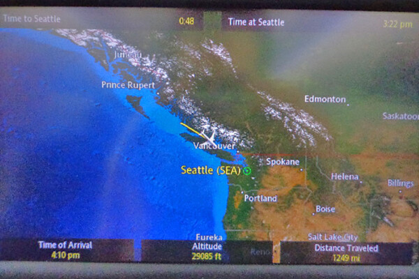 in-flight map United 787 emergency landing