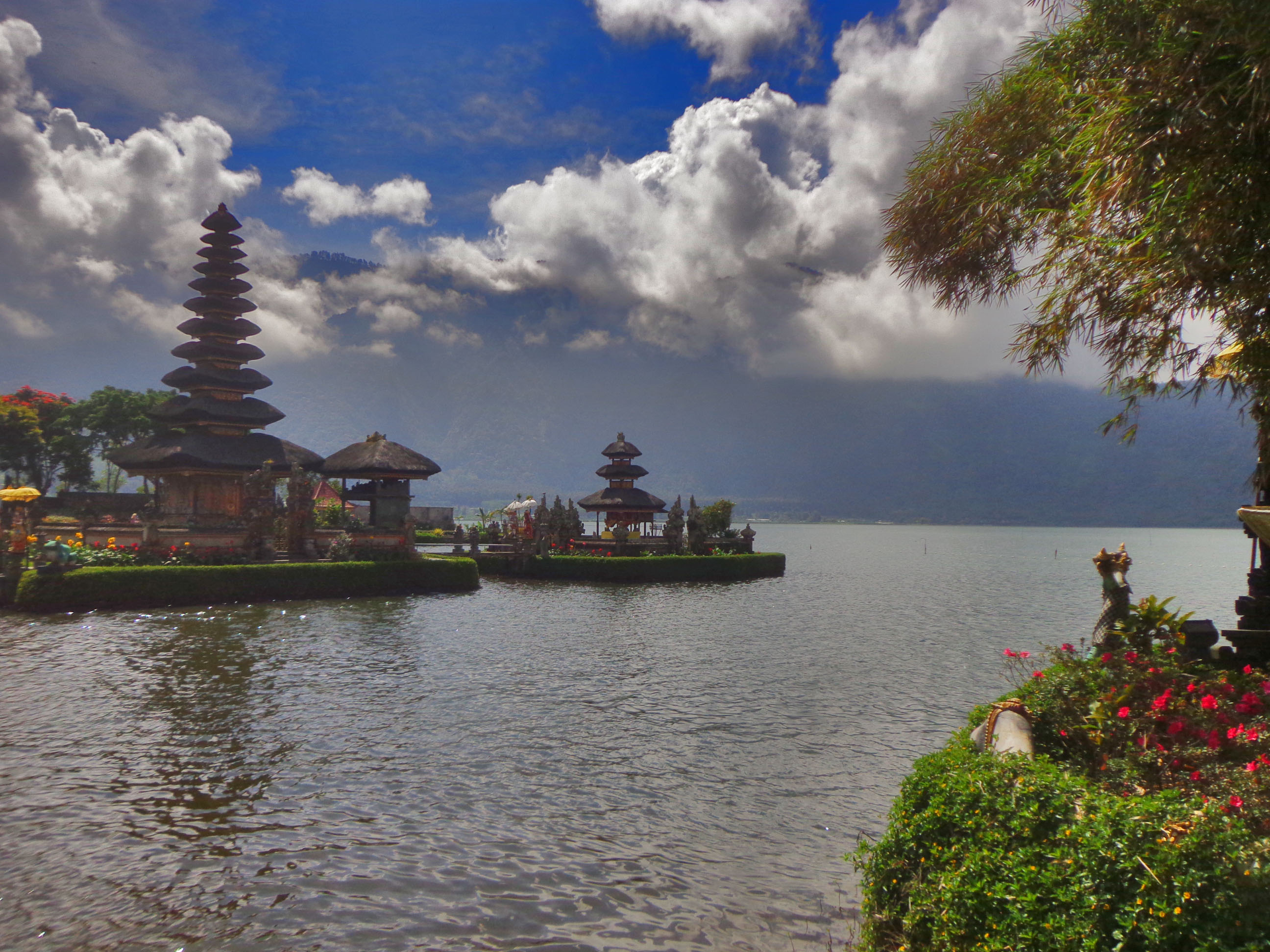 ulun danu temple Bali