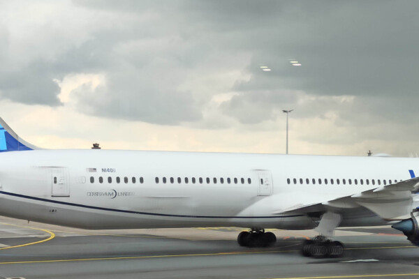 United Airlines Dreamliner at Frankfurt Airport