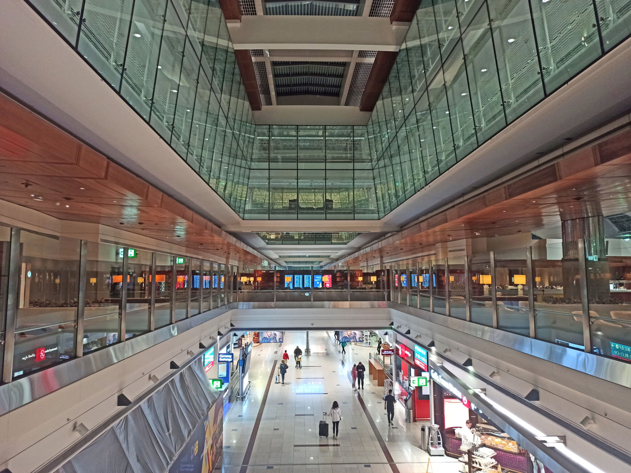 Dubai Emirates Business Lounge, Concourse B