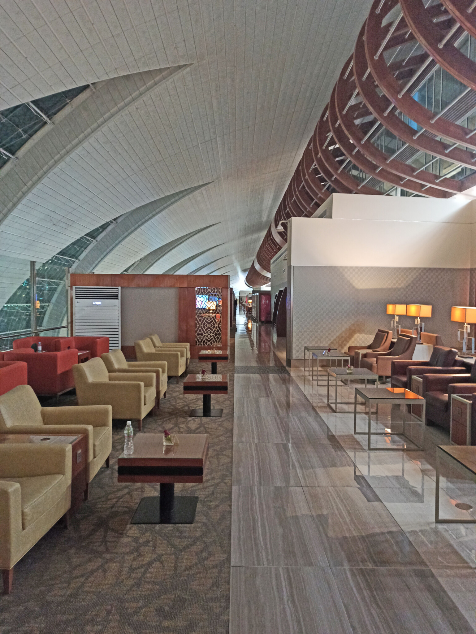 Dubai Emirates Business Lounge, Concourse B