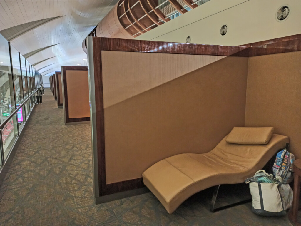 Dubai Emirates Business Lounge, Concourse B