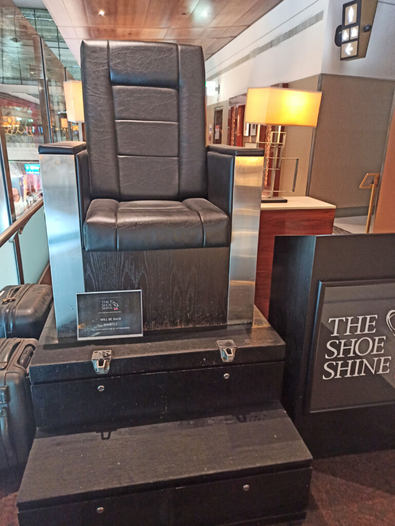 Dubai Emirates Business Lounge, Concourse B