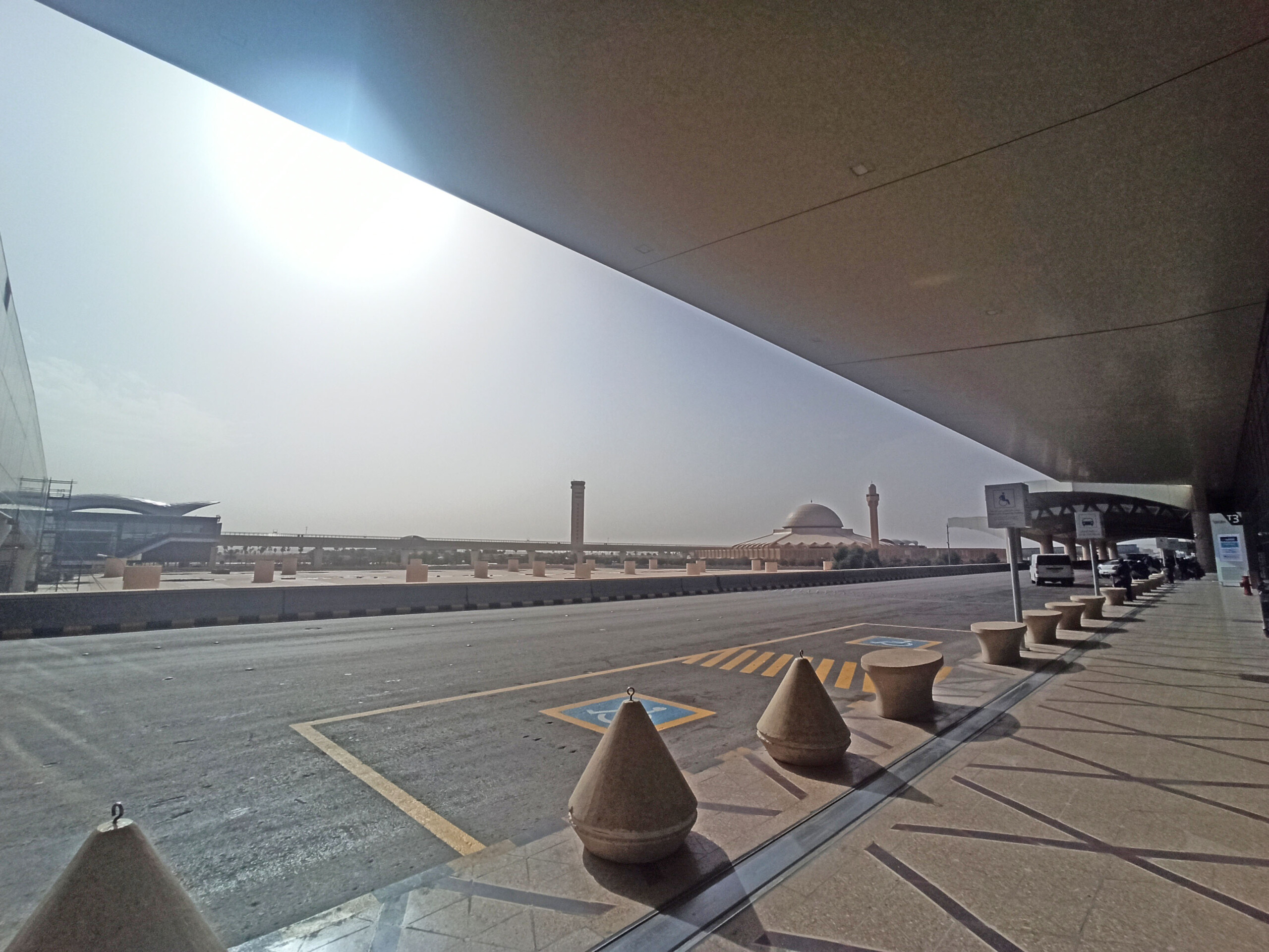 Riyadh (RUH) Terminal 4 Curbside