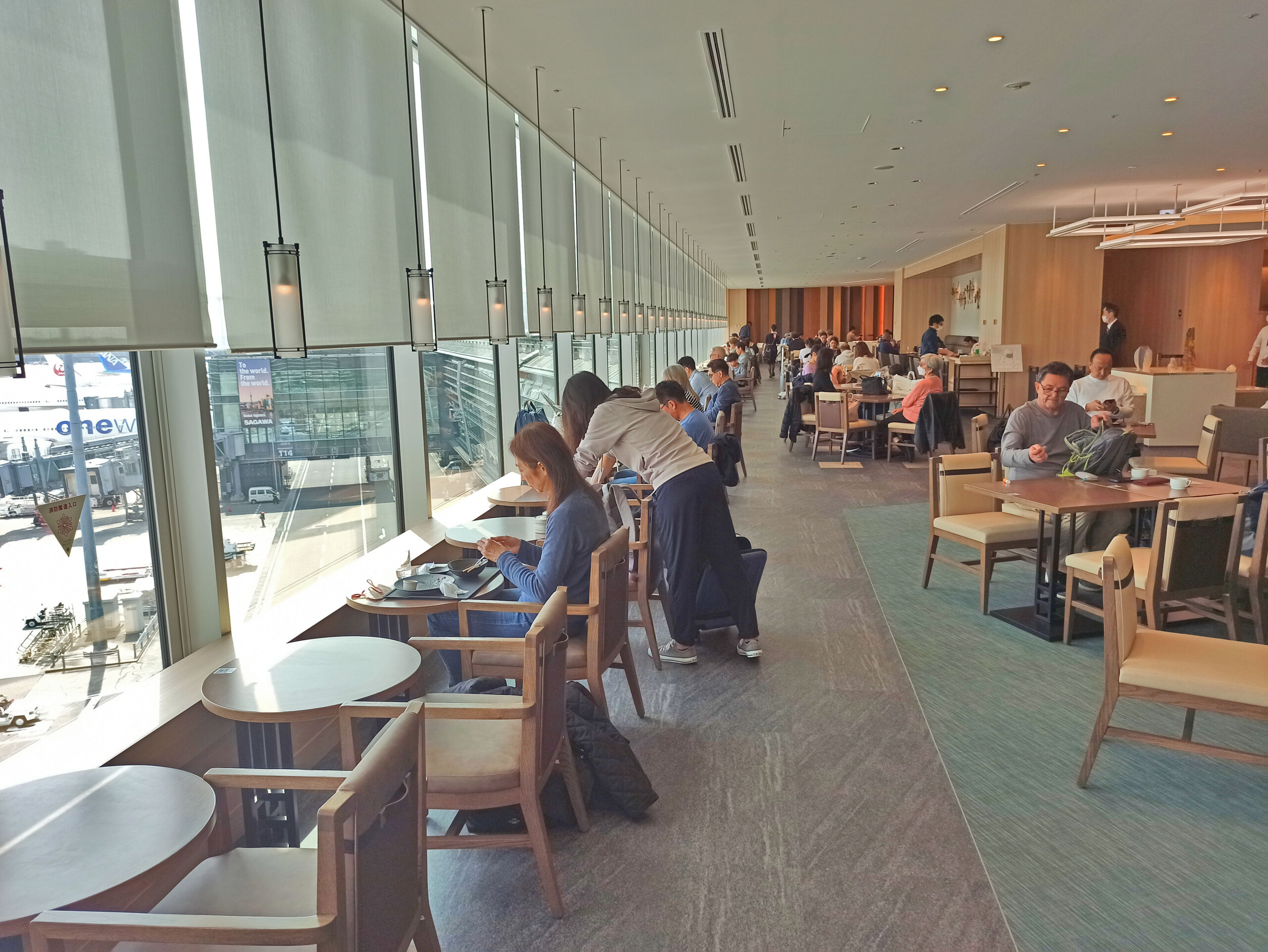 Tokyo Haneda New Sakura Lounge Seating Areas (1)