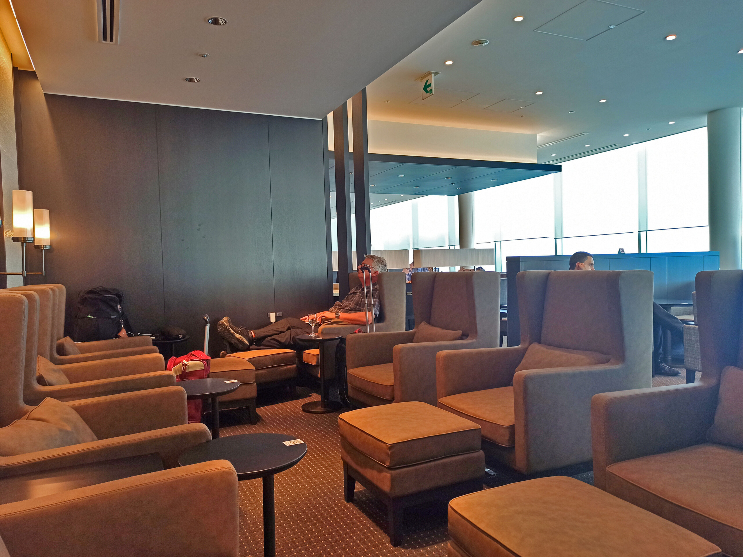Tokyo Haneda New Sakura Lounge Seating Areas (2)