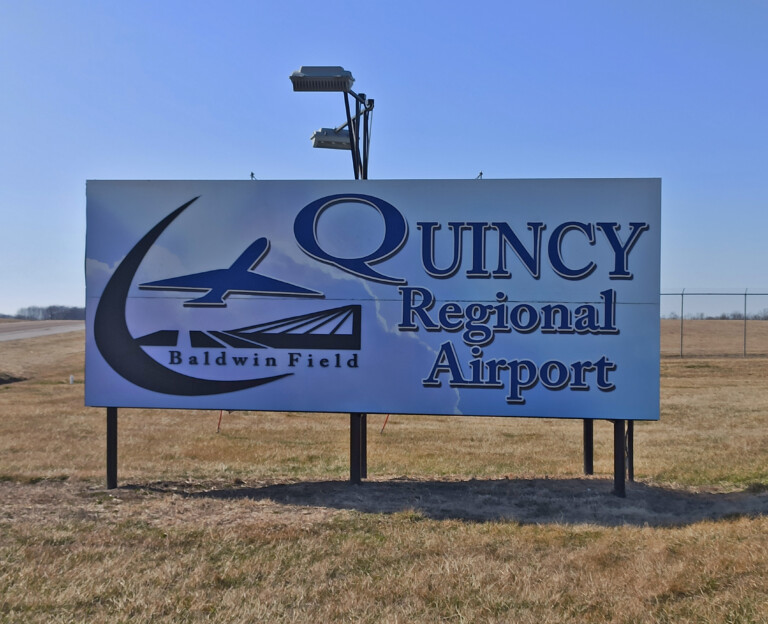 Quincy Regional Airport sign