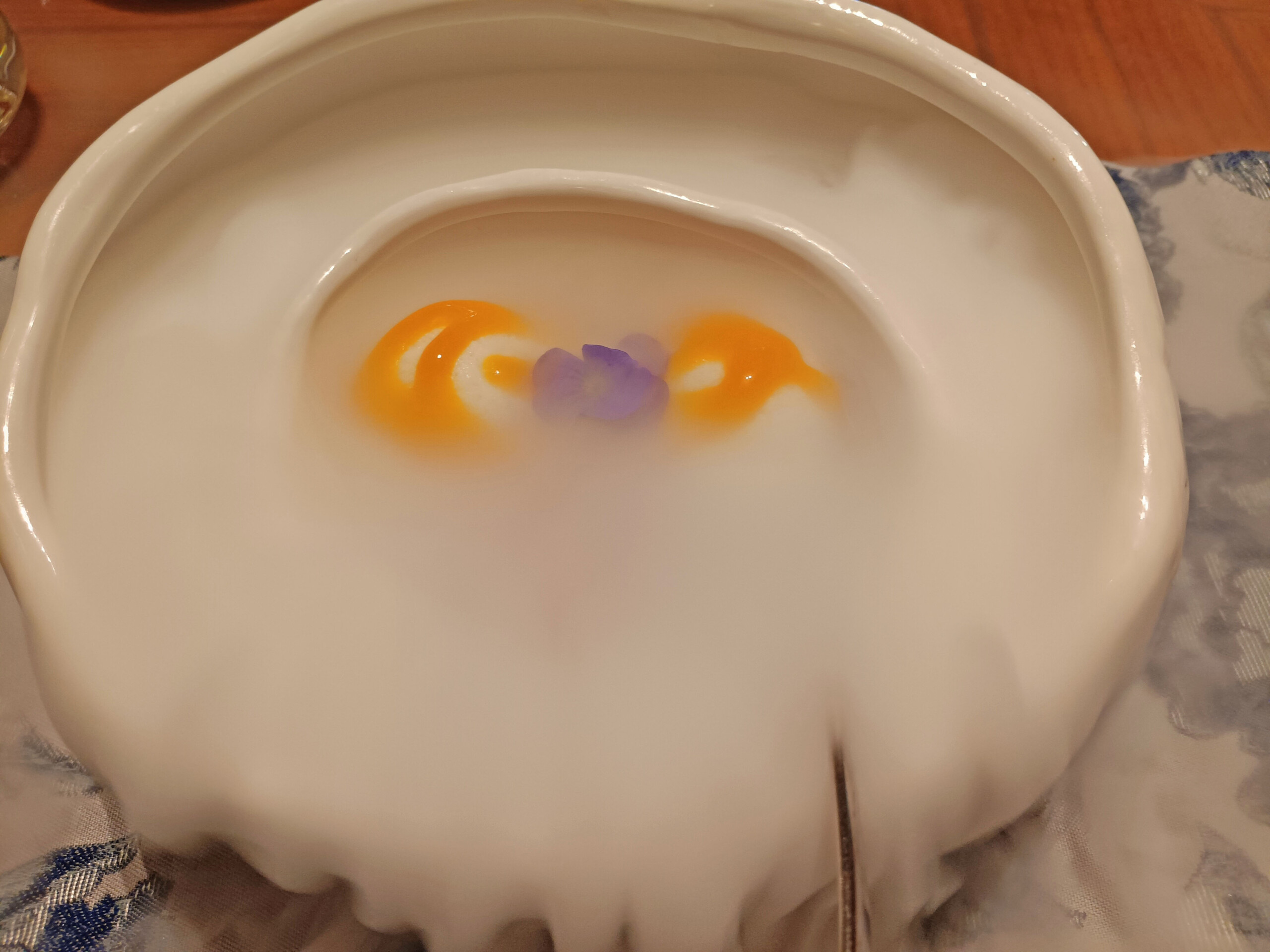 Sweet Sago and Mango with Milk Cream, part 1: pouring on the dry ice