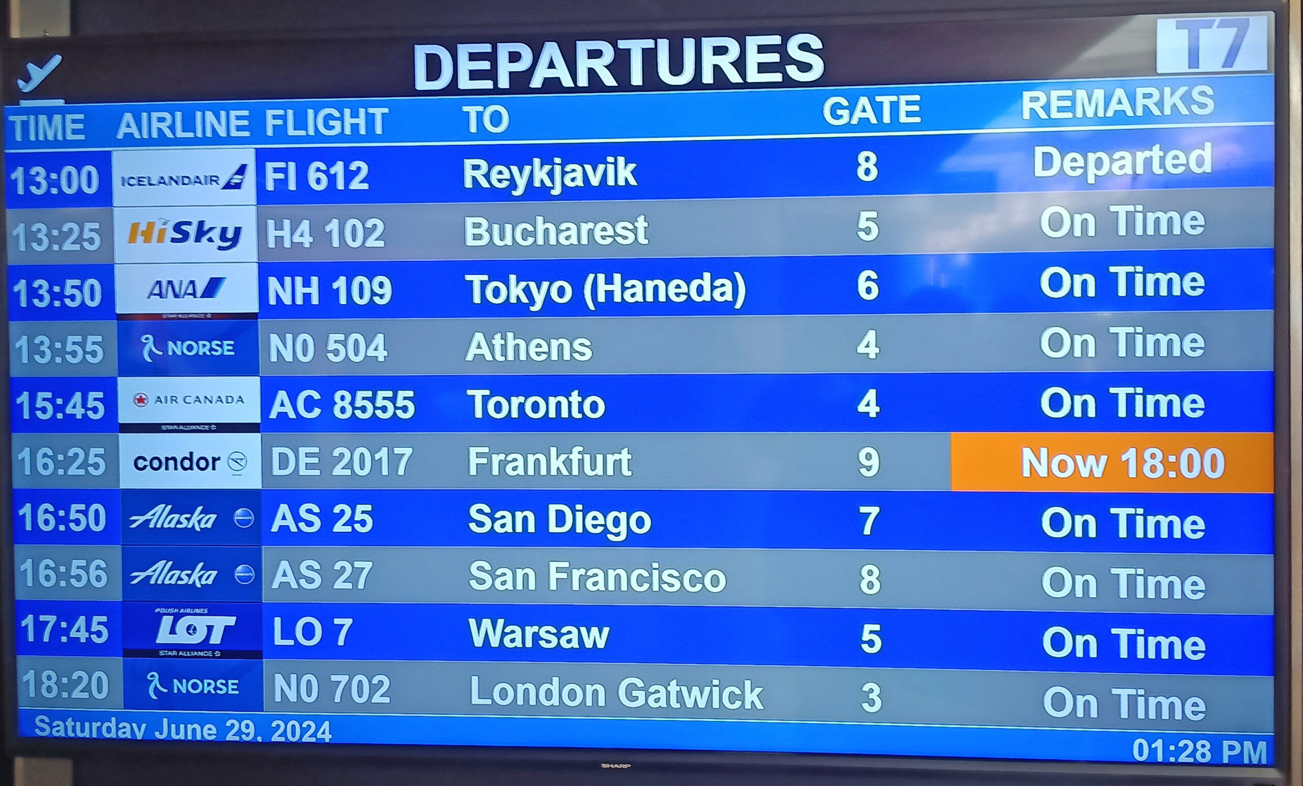 Departures Screen at JFK Terminal 7