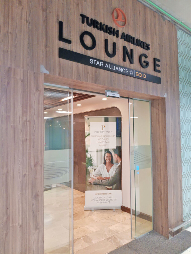 Turkish Airlines Star Alliance Gold Lounge Bangkok (BKK) entrance