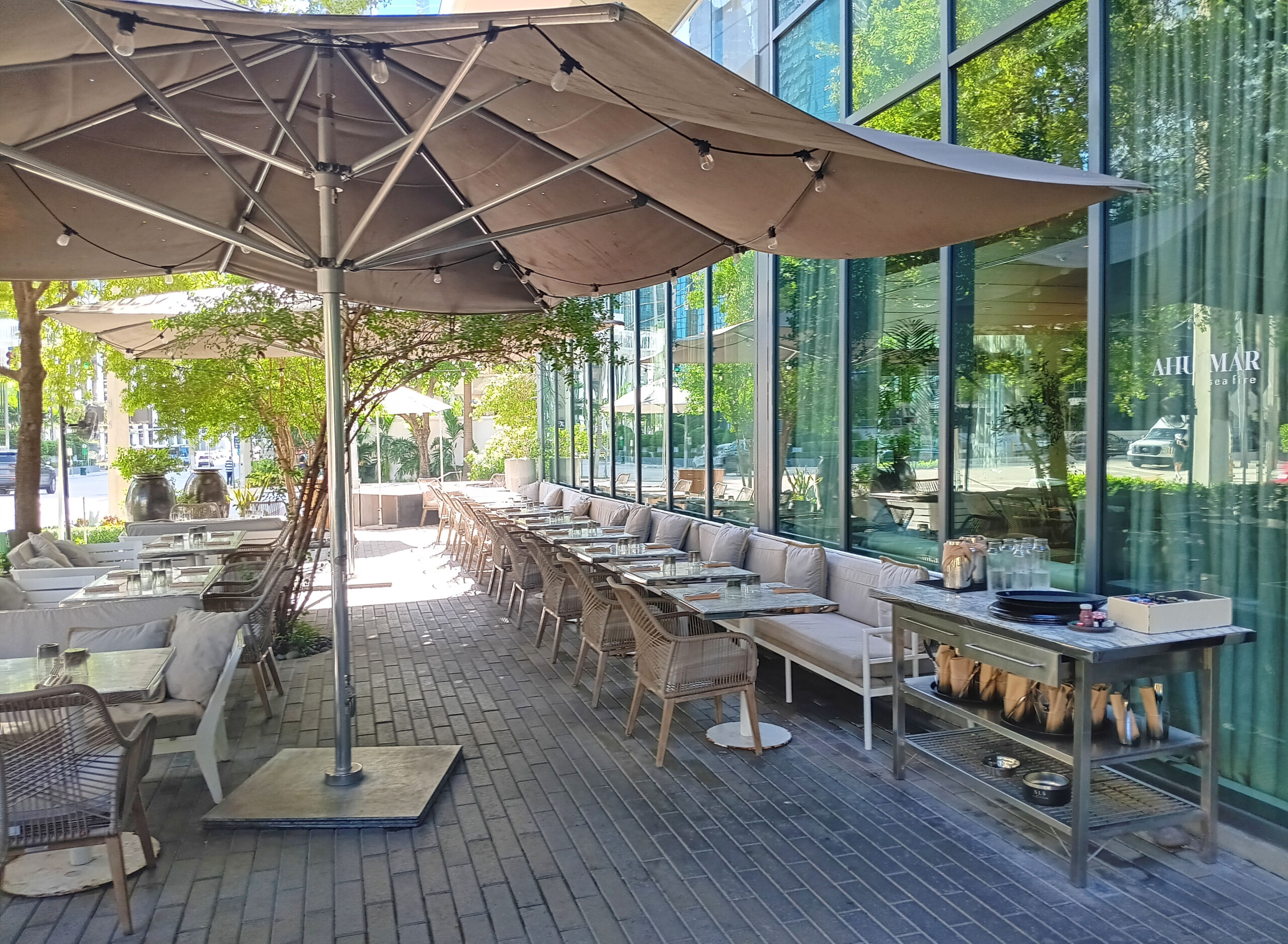 Ahu Mar Restaurant Outdoor Seating