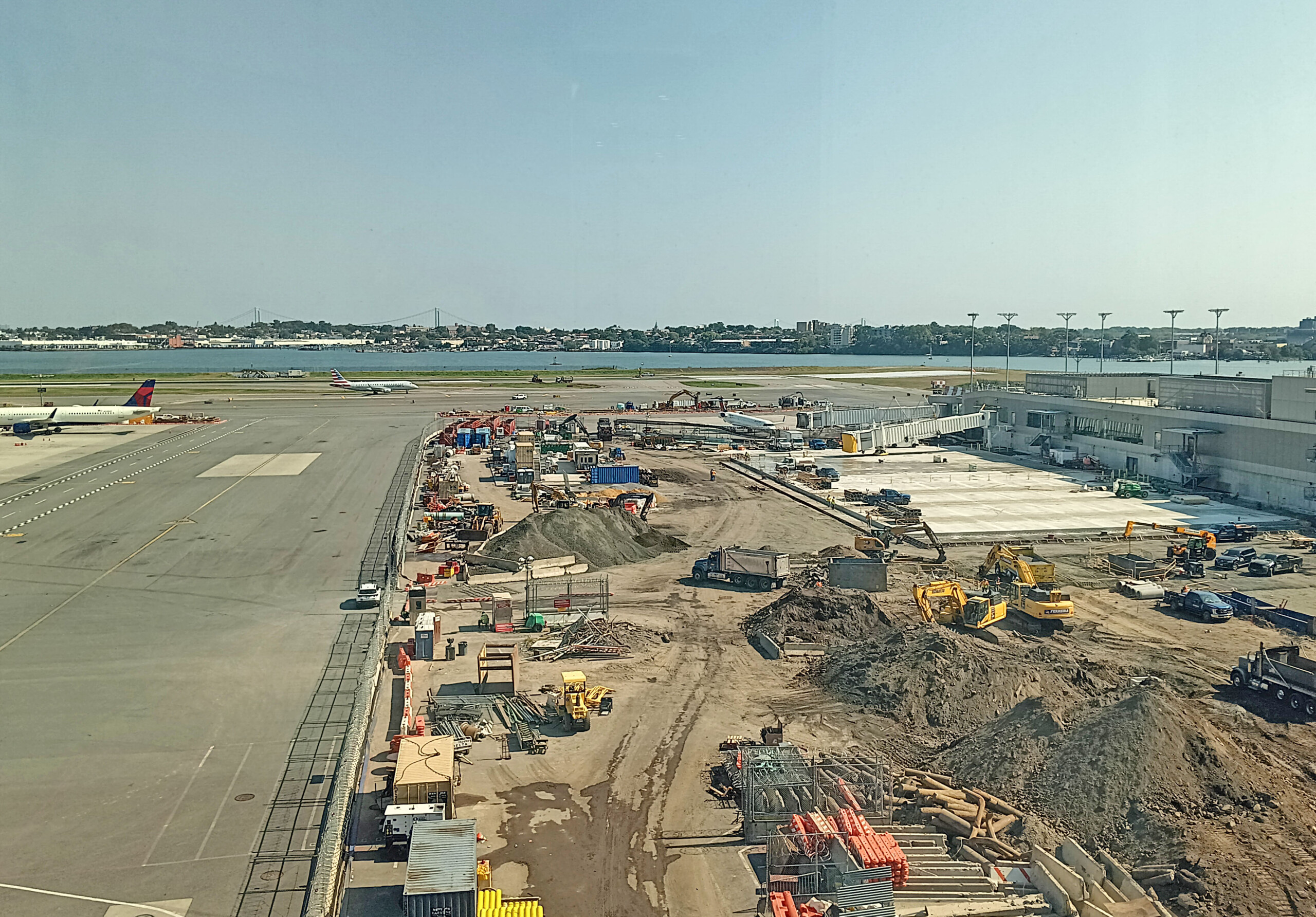 LaGuardia Construction