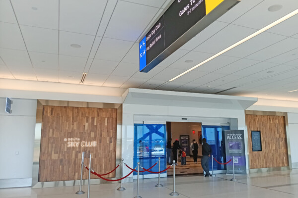LaGuardia Delta SkyClub Entrance