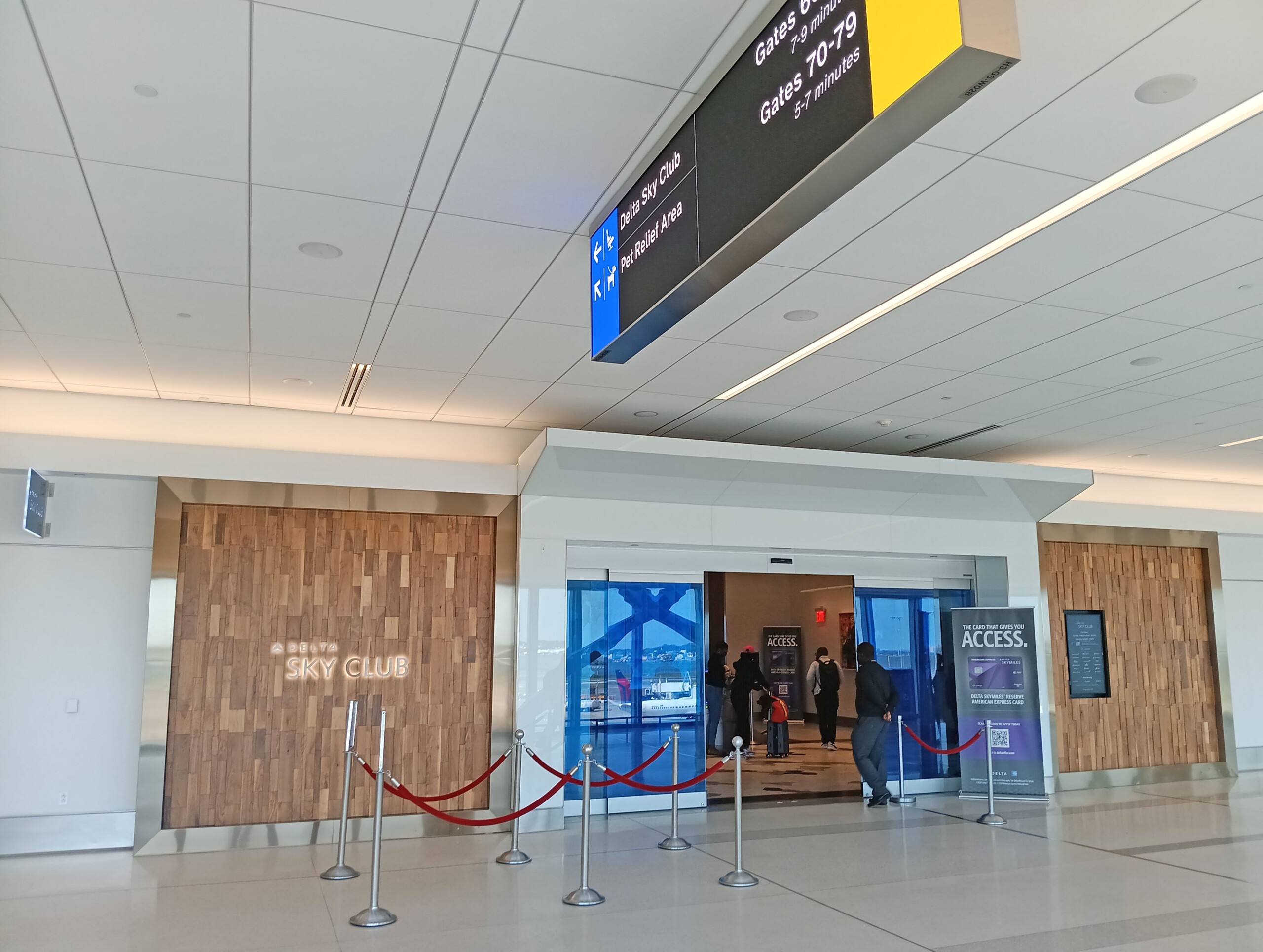 LaGuardia Delta SkyClub Entrance