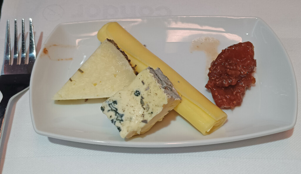 Rosemary Sheep's Cheese, Goud, Montagnolo Bleu Cheese, Fig Balsamic Chutney