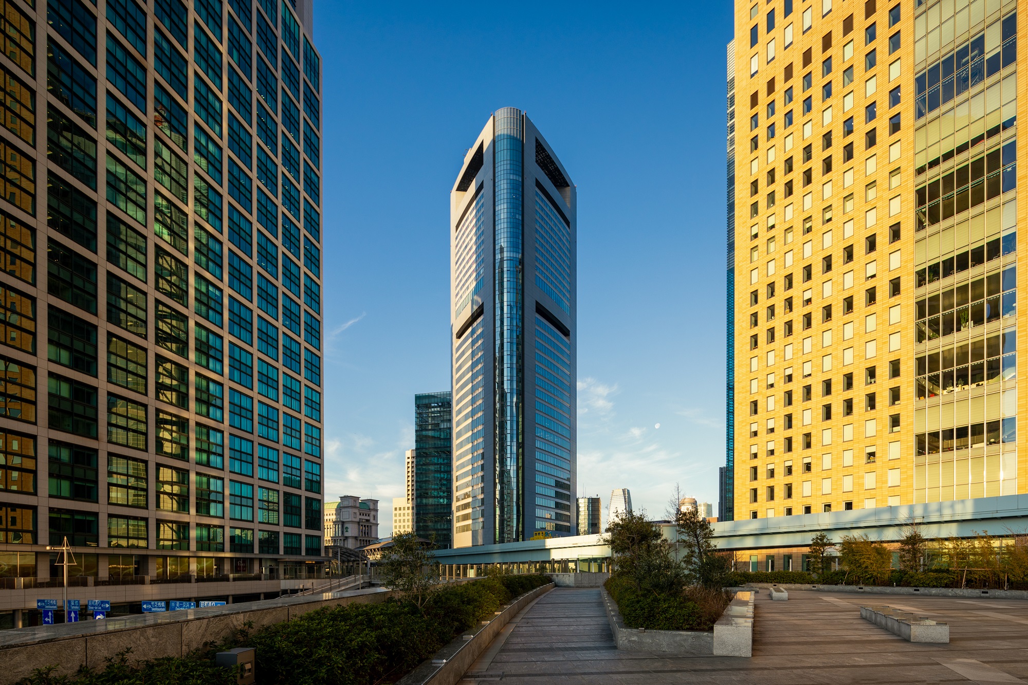 Park Hotel Tokyo Exterior