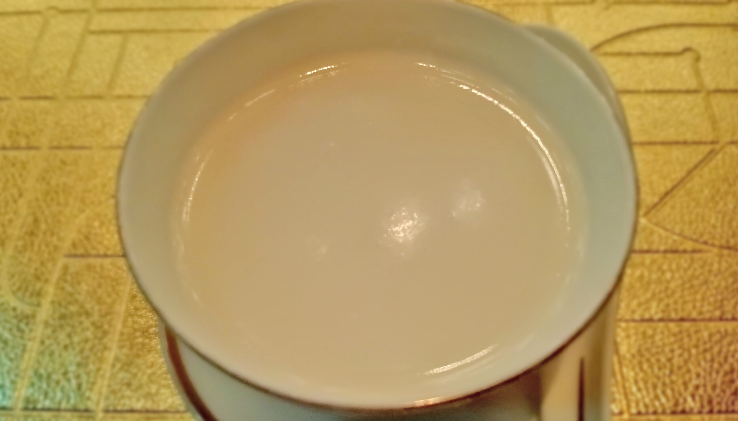 Double-boiled almond tea with milk