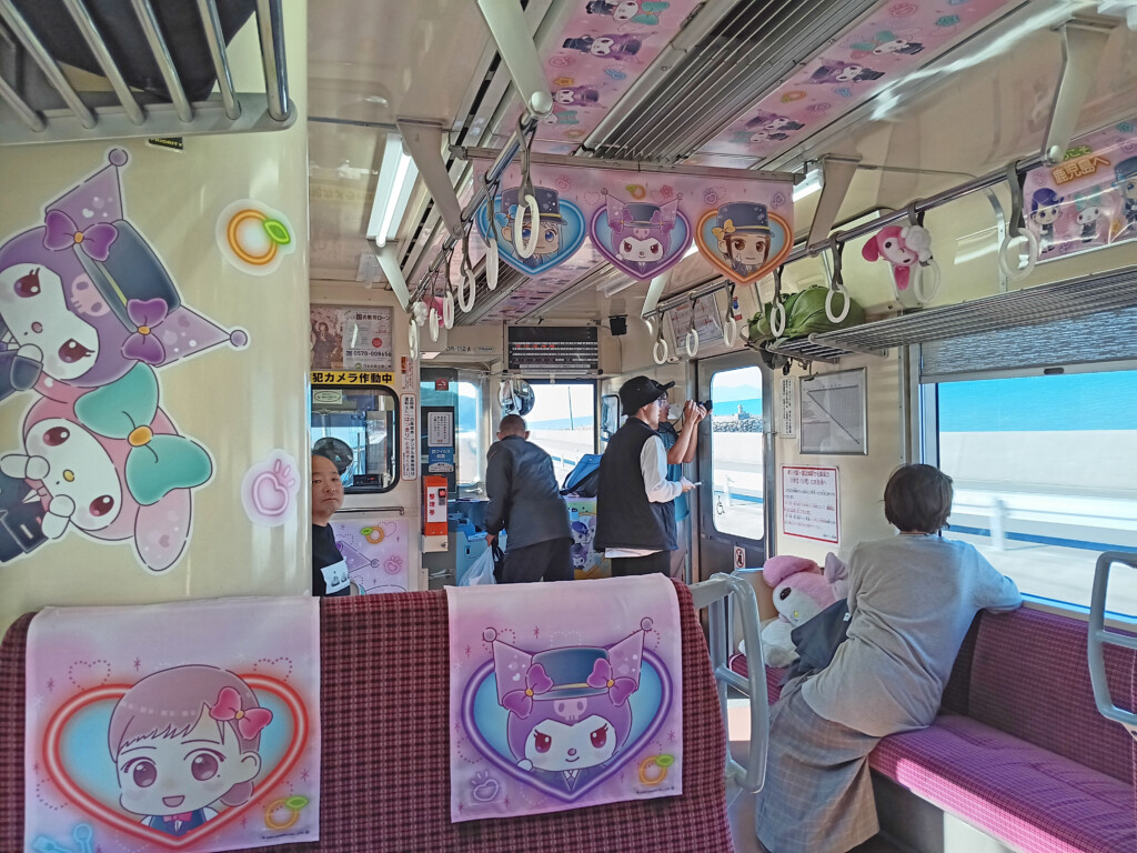 My Melody Kuromi Japanese theme train, Hisatsu Orenji Railway interior 2