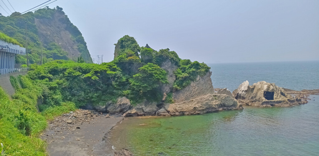 About 15 minutes walk from Nokogiriyama Ropeway