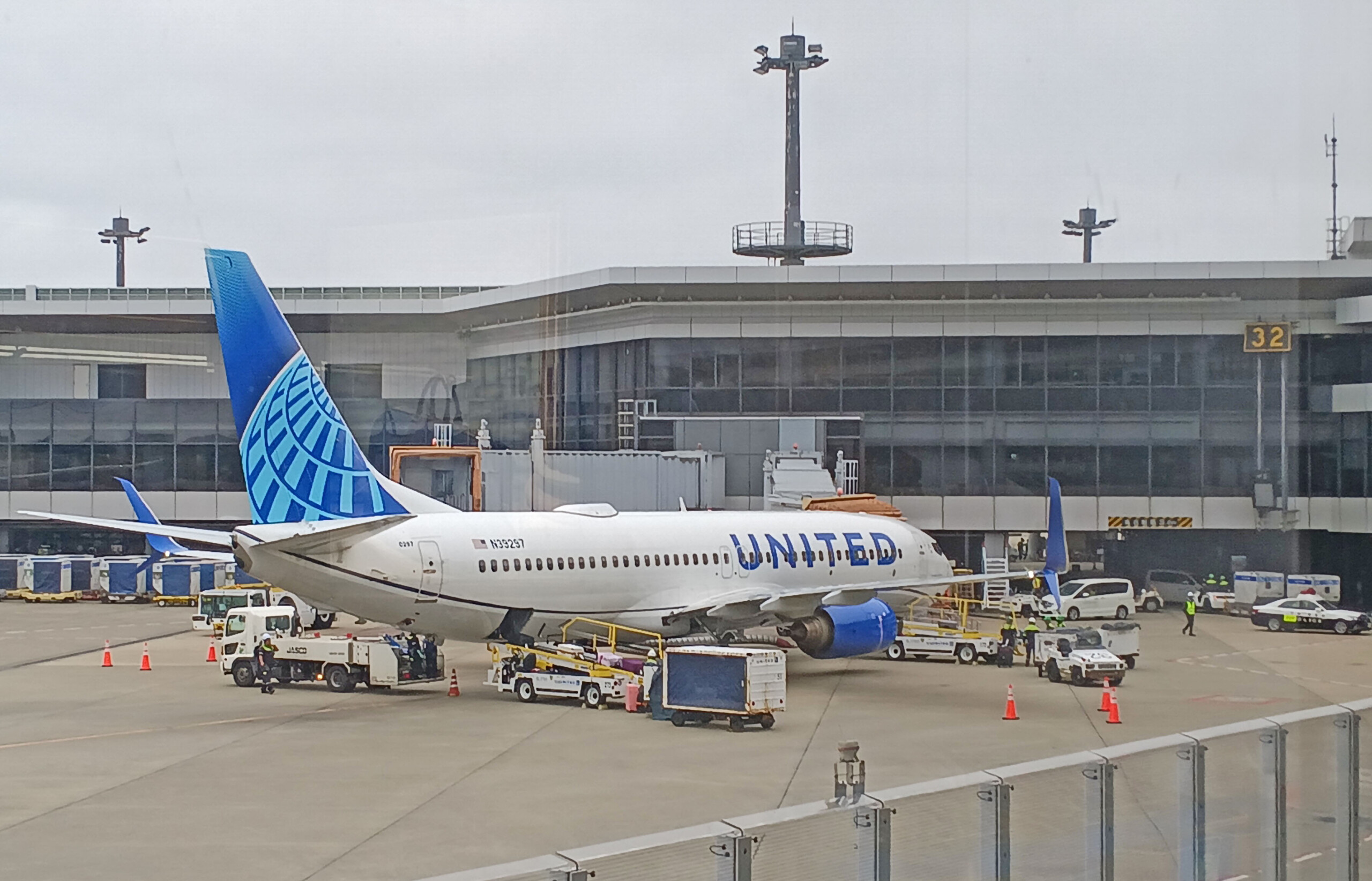 Boeing 738 (N39297) for the Inaugural NRT-KHH Route