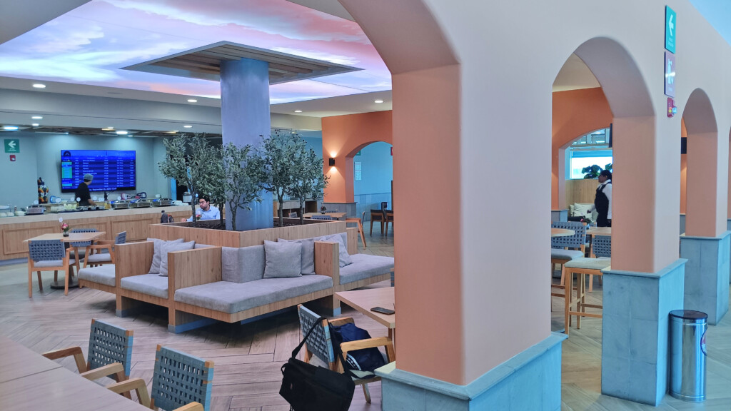 HSLTGLE Interior