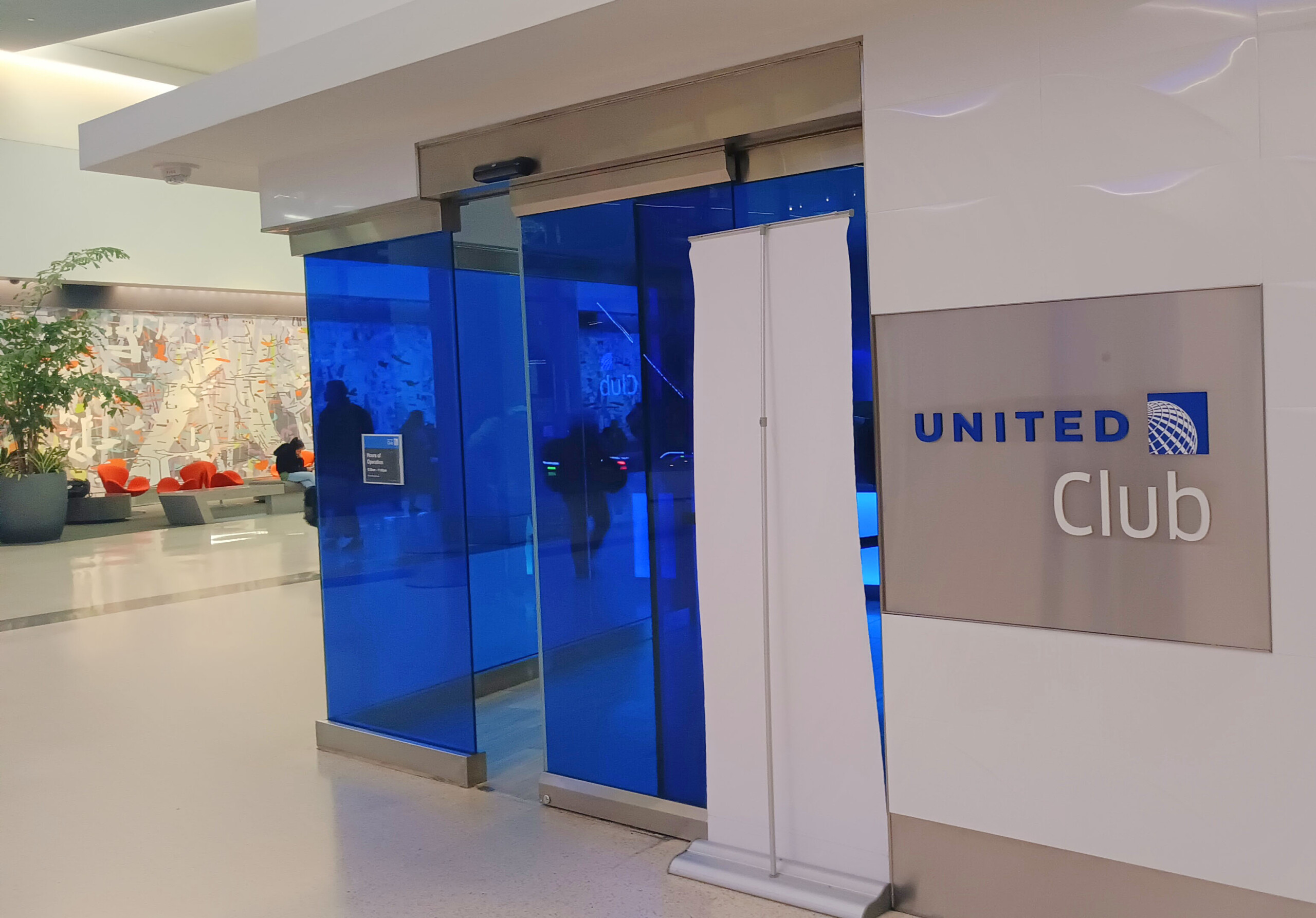 San Francisco E gates United Club entrance