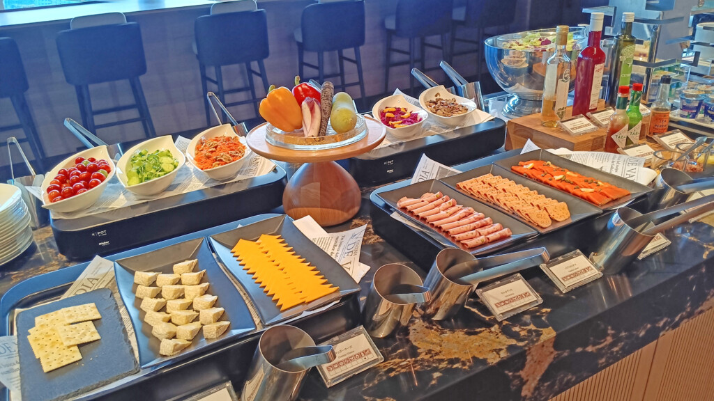 Club Lounge breakfast #2