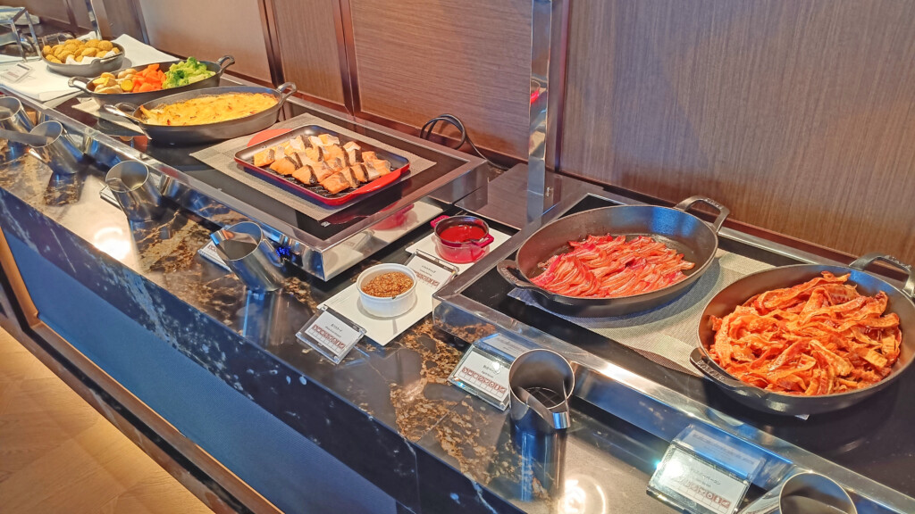 Club Lounge breakfast #1