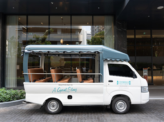 BTS Phrom Phong tuk-tuk shuttle