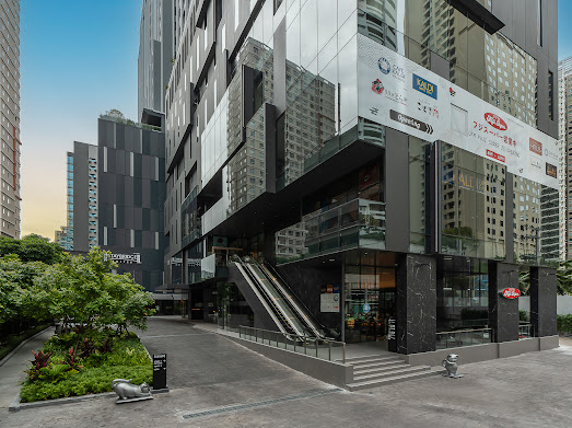 Staybridge Suites Bangkok Sukhumvit Entrance