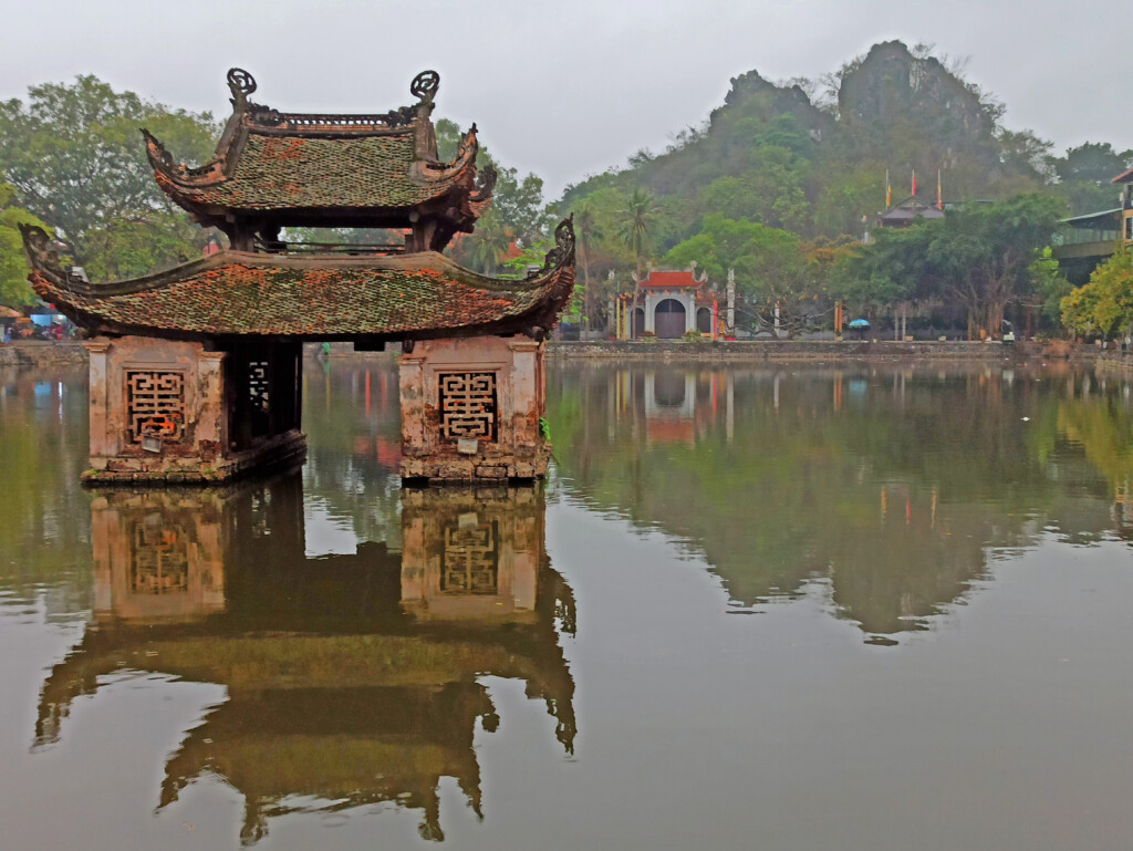 Chùa Thầy, Hanoi