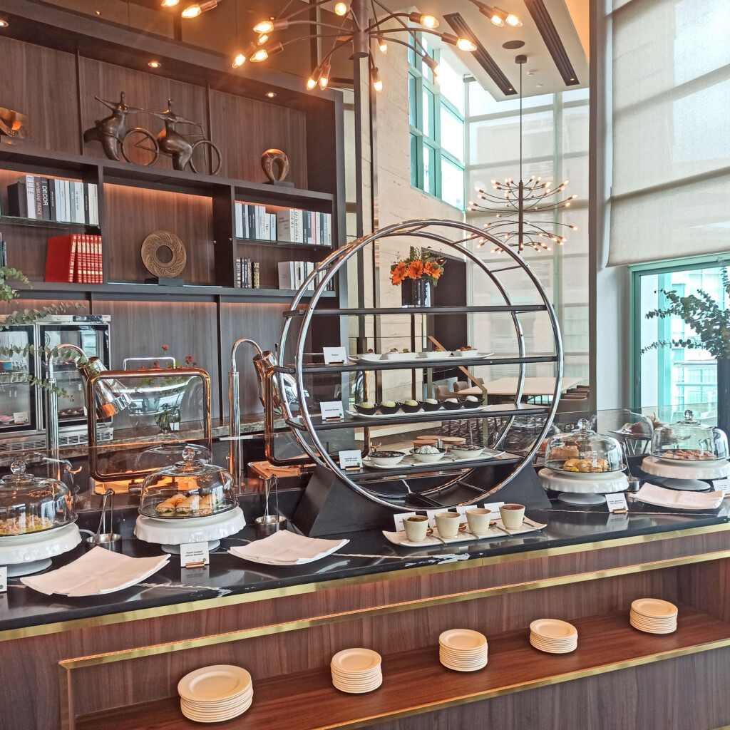 Club Lounge buffet (1)
